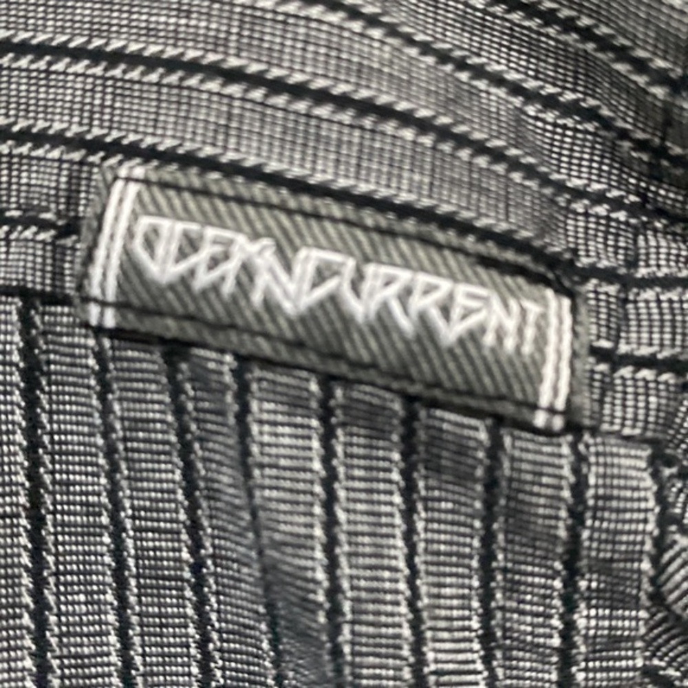 Ocean Current Mens Button Up Shirt Size L Dark Gray Striped Long Sleeve (M-459) - Picture 3 of 10